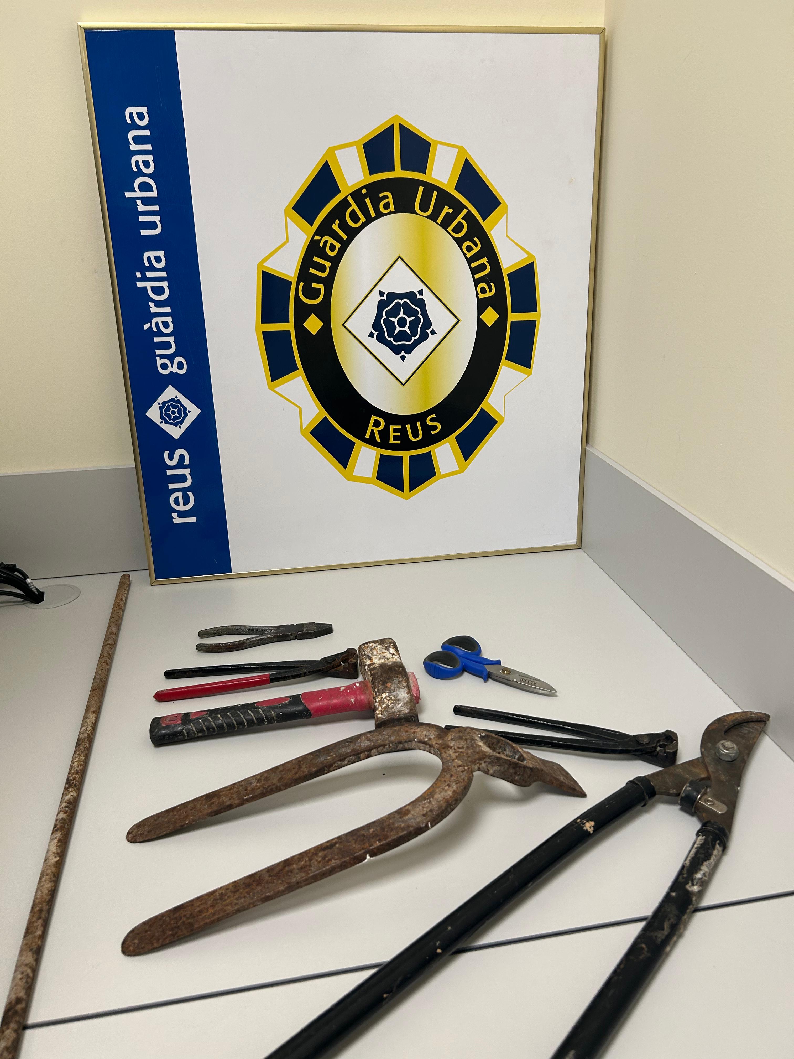 Material comissat en una operació de la Guàrdia Urbana contra lel robatori de cablejat elèctric