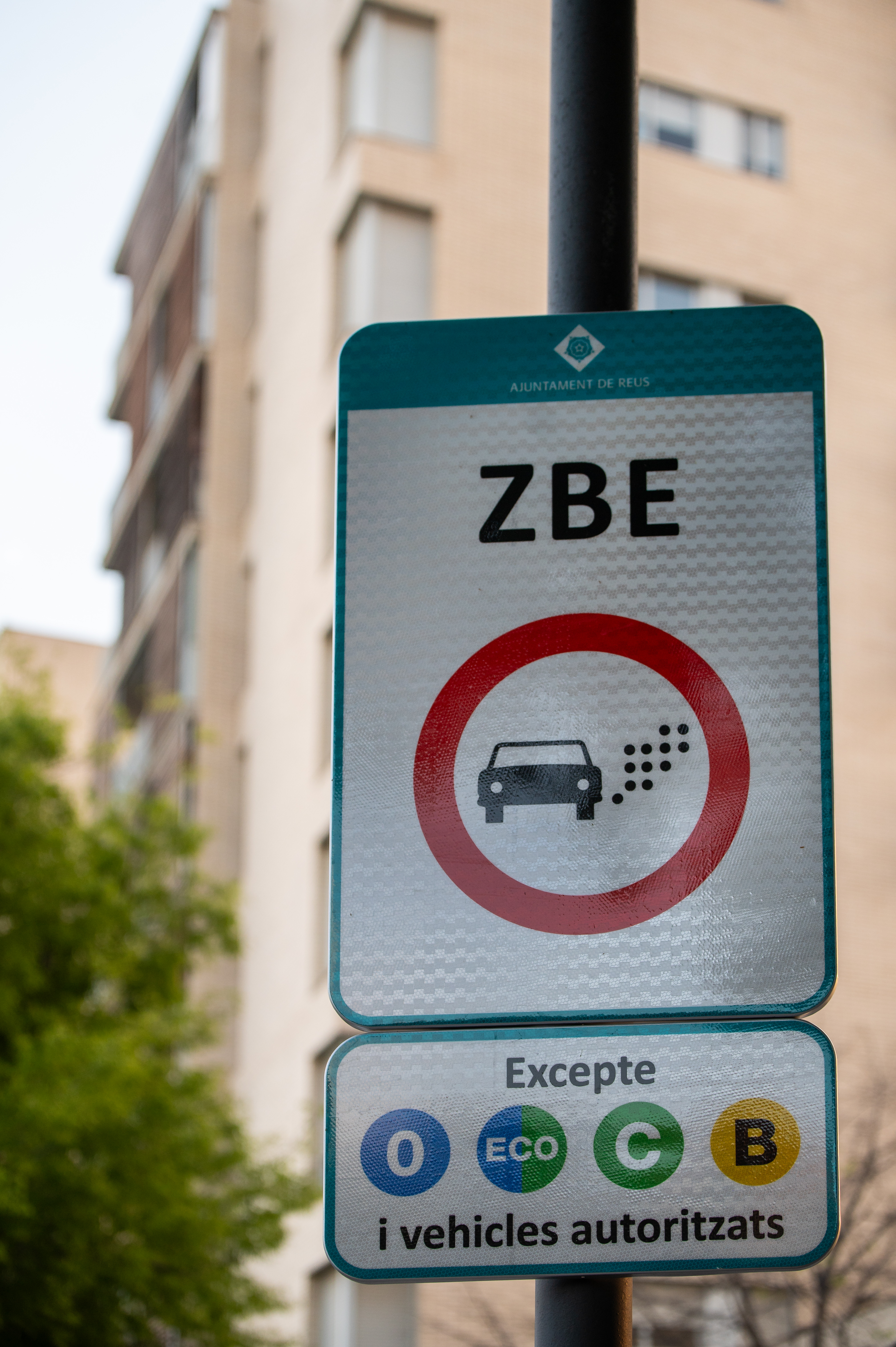 Cartell ZBE Vertical